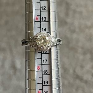 💛 2/$20 💛 Clear/yellow ring